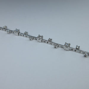 Ladies 18ct White Gold Diamond Bracelet