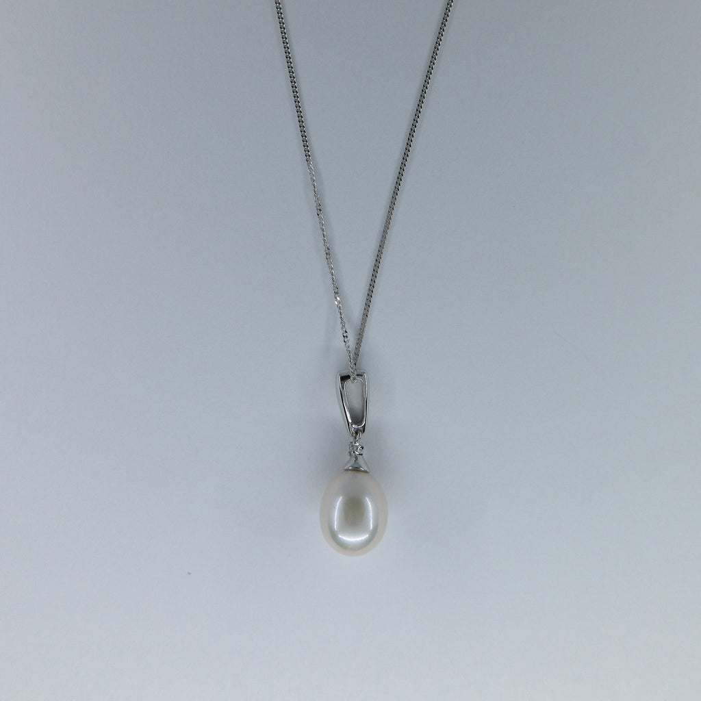 9ct White Gold Pearl & Diamond Necklace