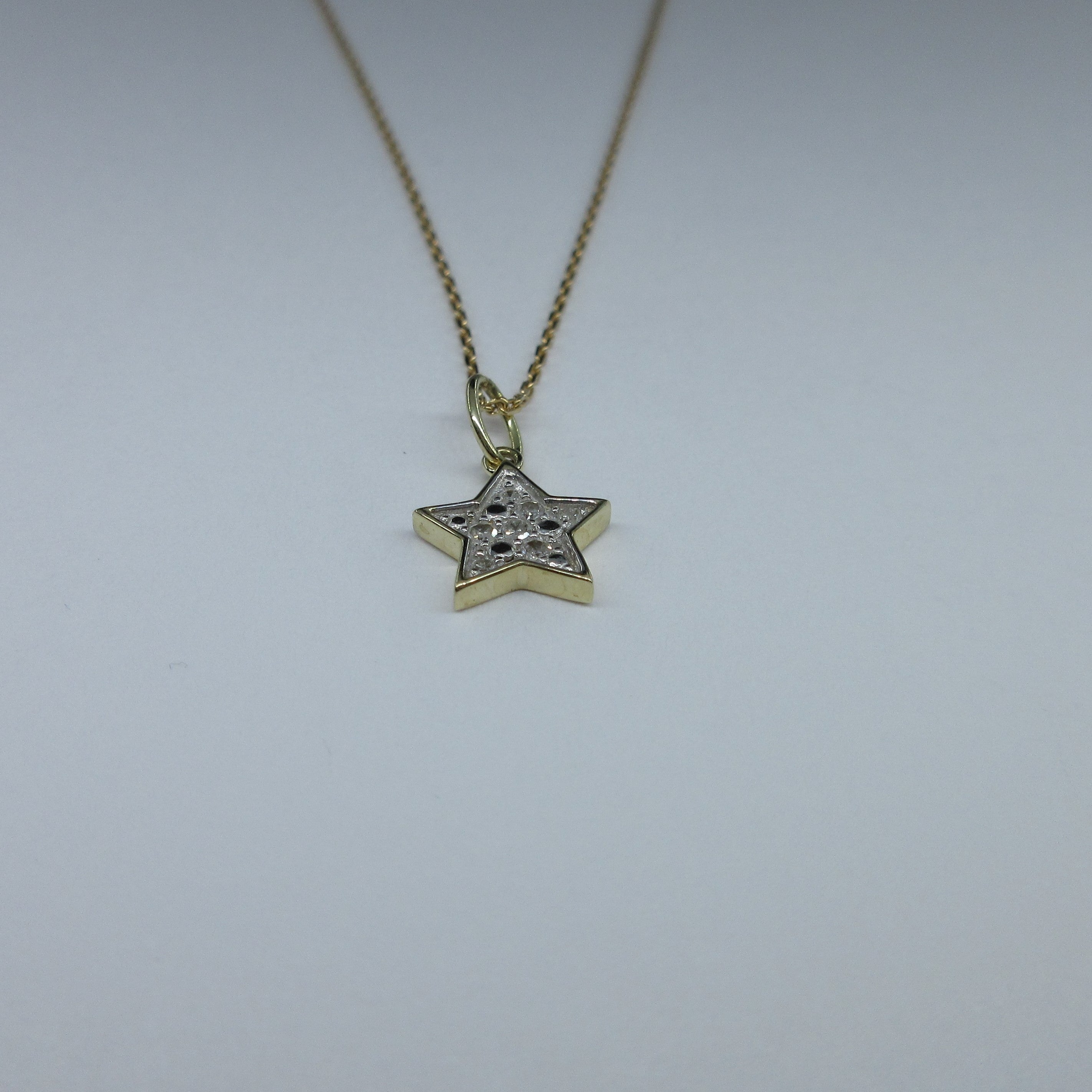 9ct Yellow Gold Diamond Star Necklace