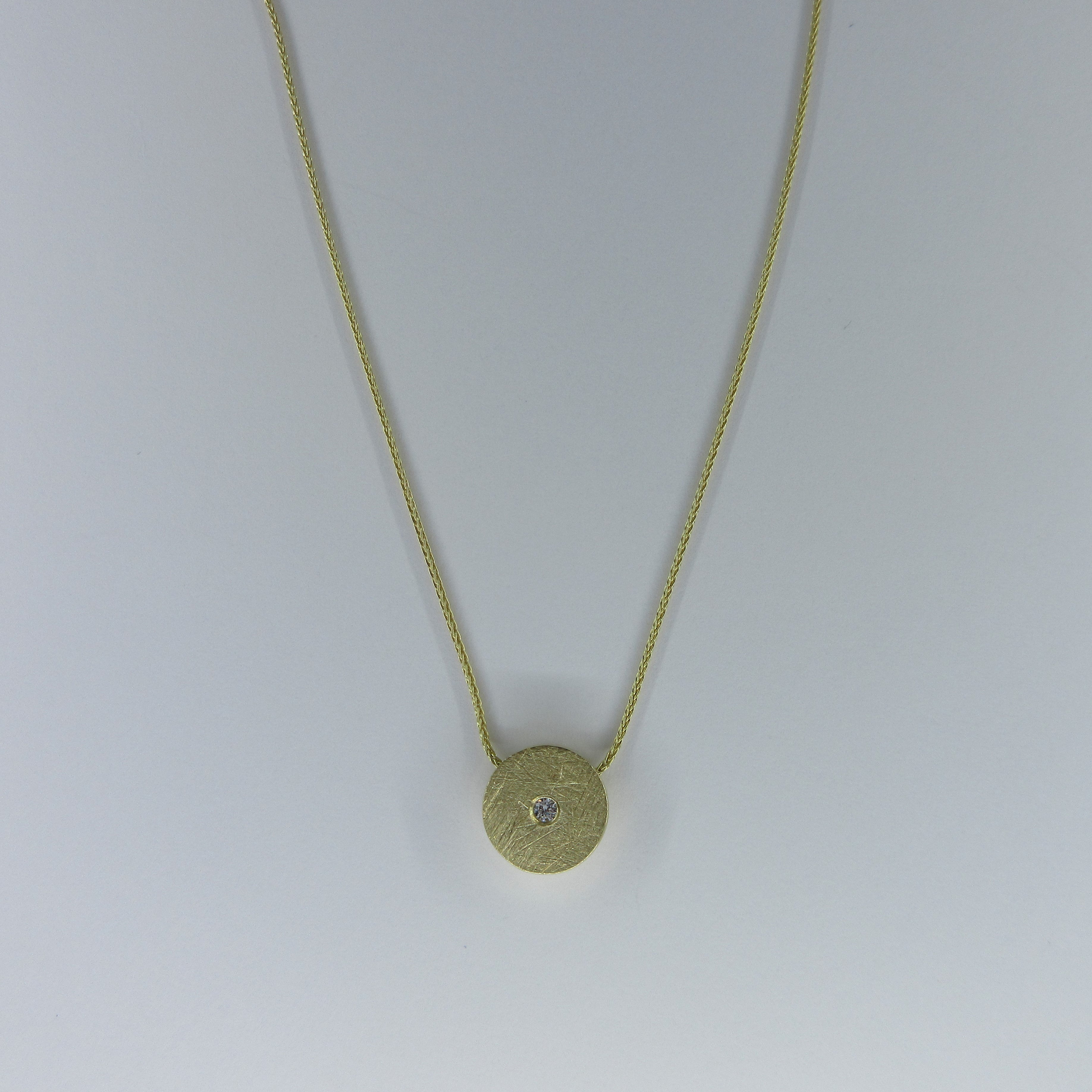 9ct Yellow Gold C/Z Necklace