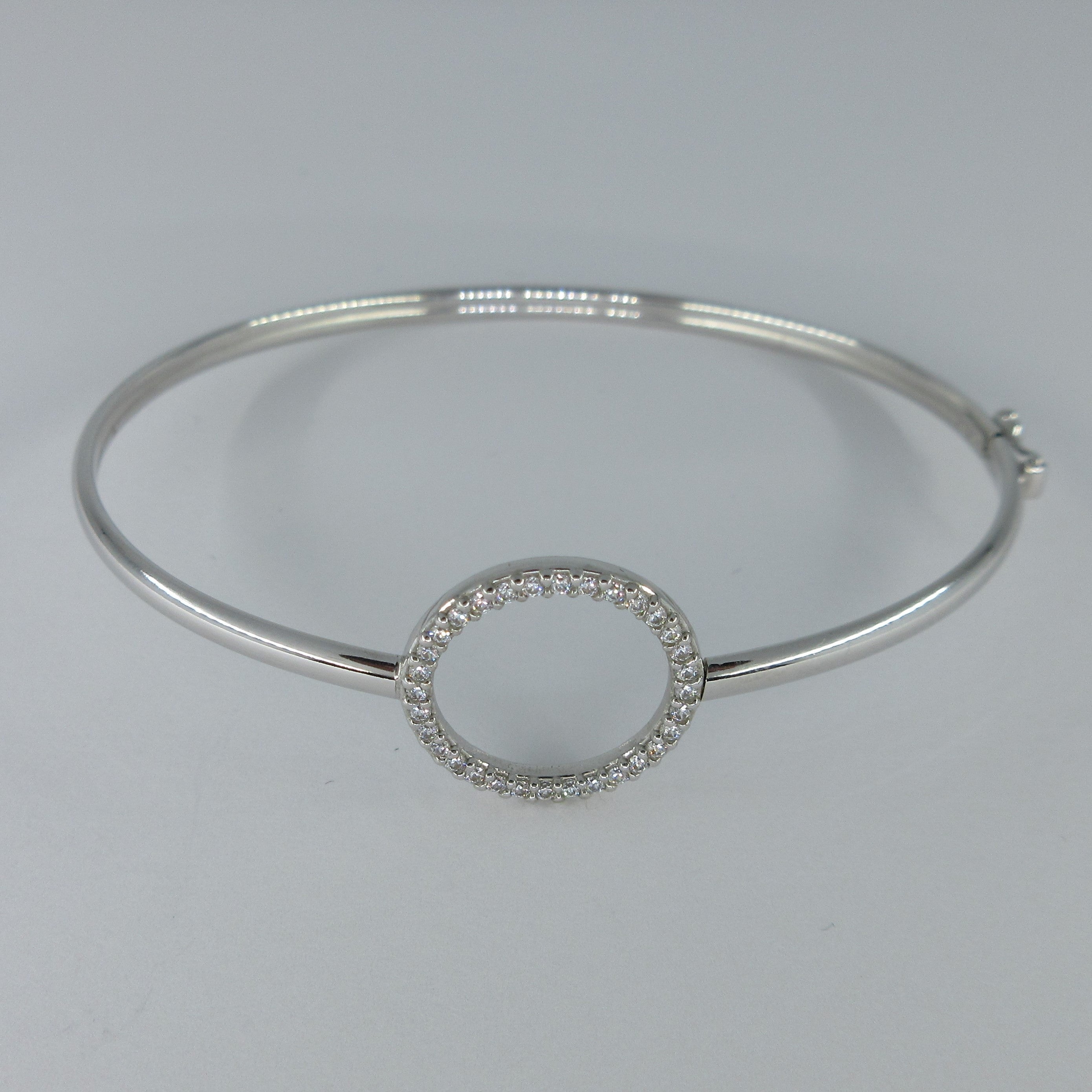 Ladies 9ct White Gold C/Z Bangle