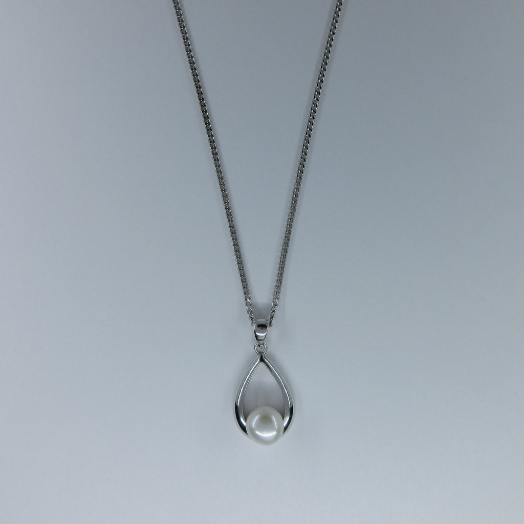Silver White Pearl Necklace
