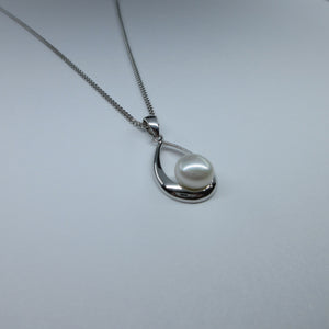 Silver White Pearl Necklace