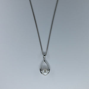 Silver White Pearl Necklace