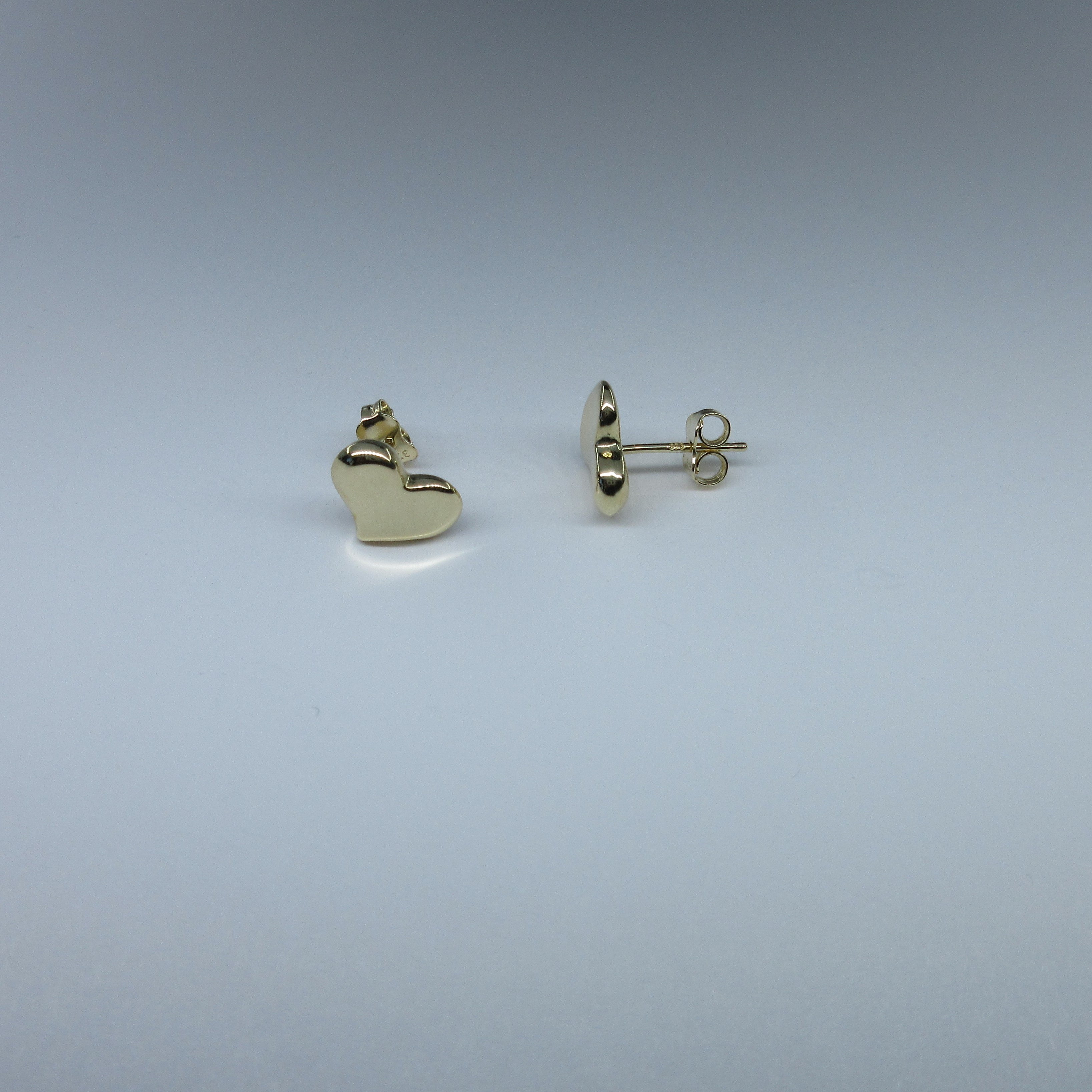 9ct Yellow Gold Heart Stud Earrings