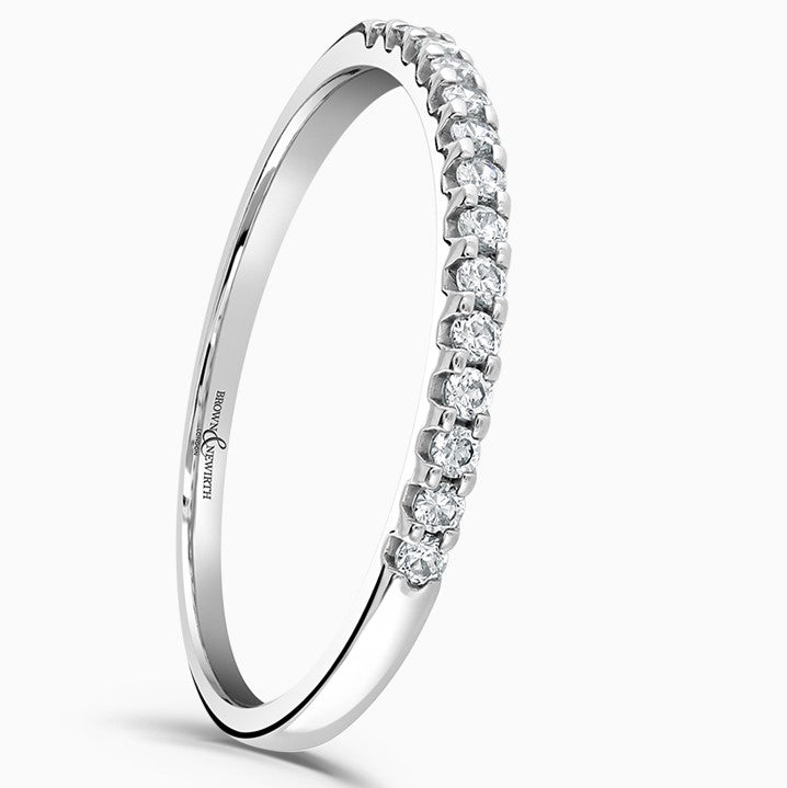 Ladies 9ct white gold diamond wedding/eternity ring