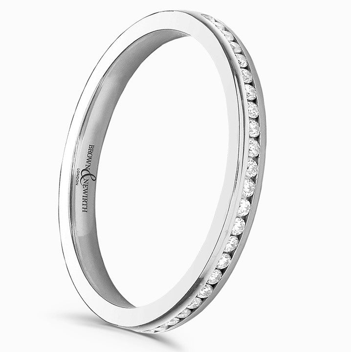 Ladies 9ct white gold diamond wedding/eternity ring