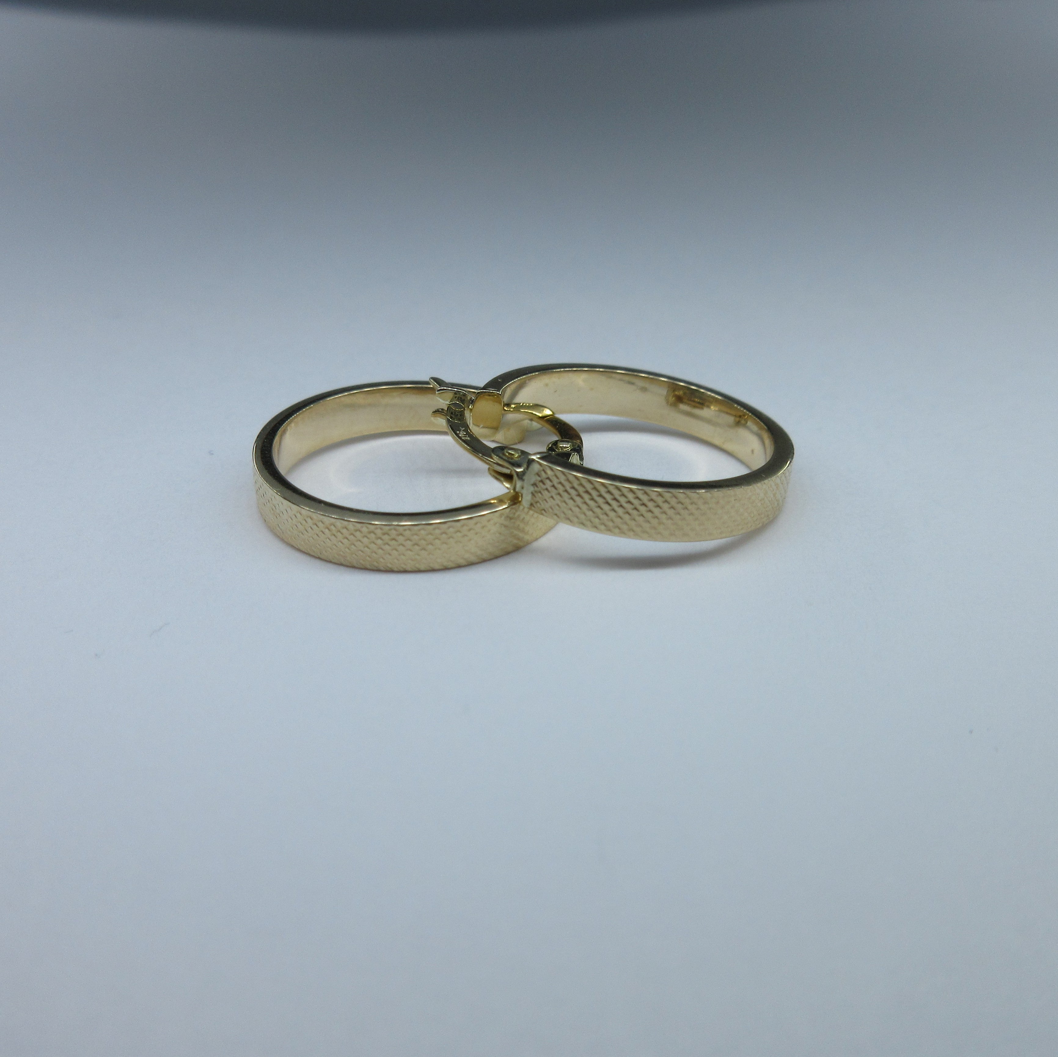 9ct Yellow Gold 17mm Hoop Earrings